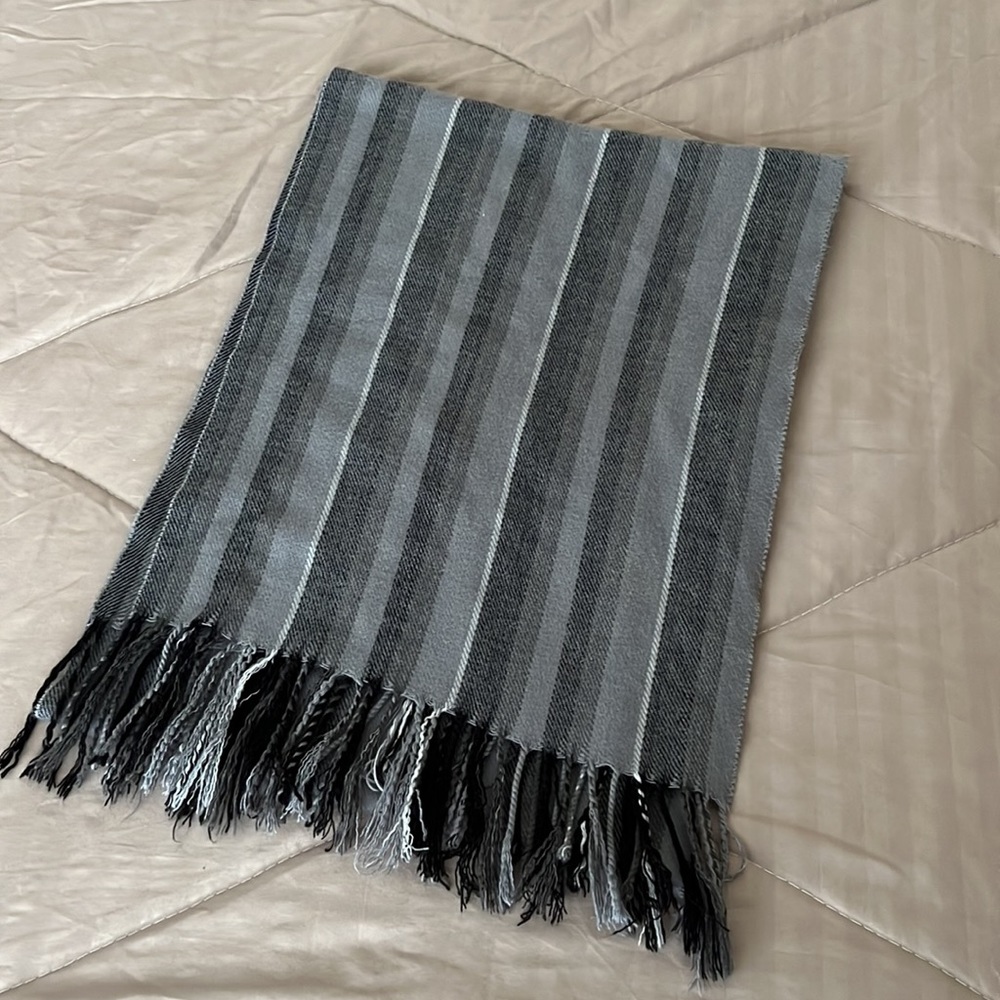 Scarf printed shawl gray black - Picture 2 of 6